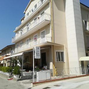 Hotel Villa Mon Reve Rimini Exterior photo